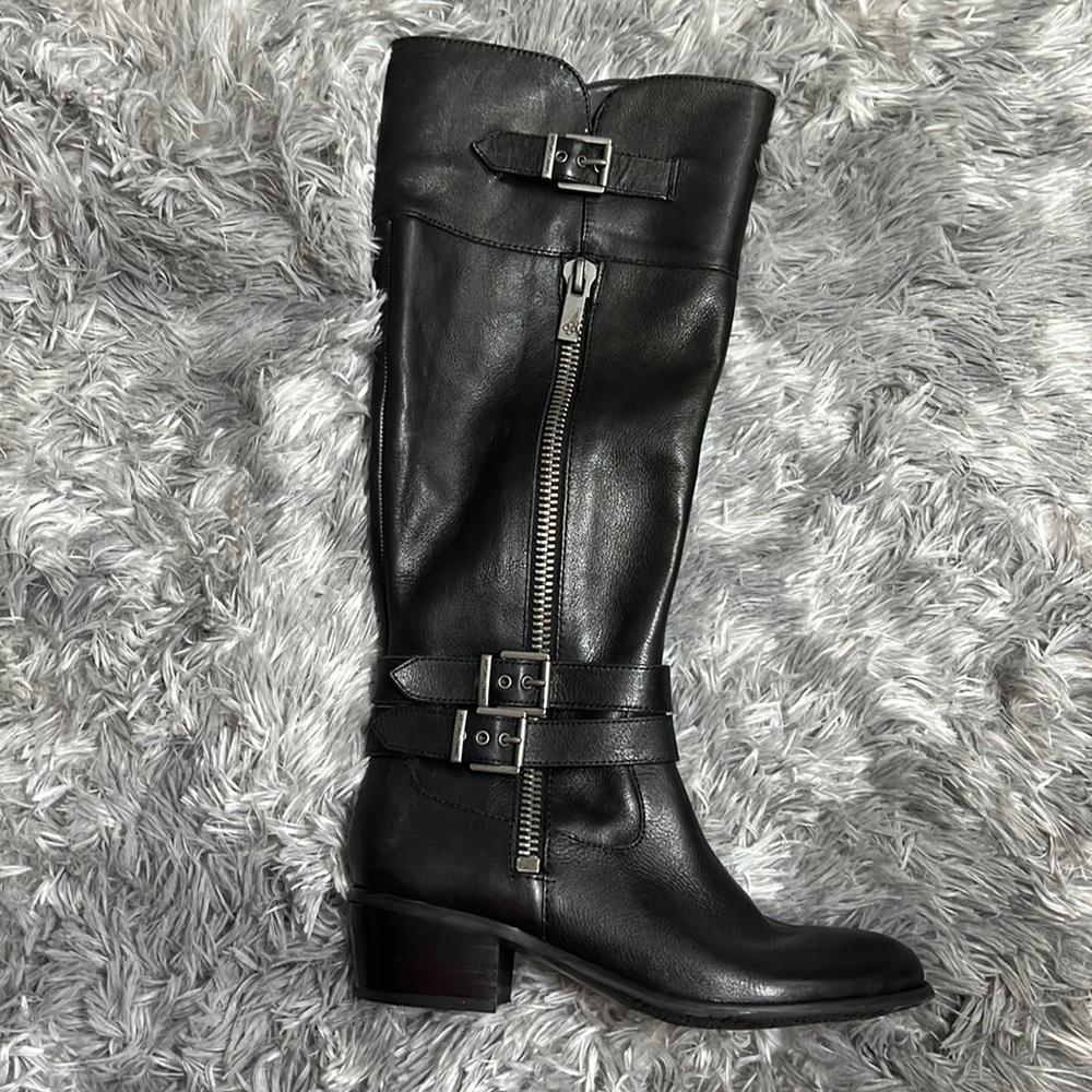 Black boots